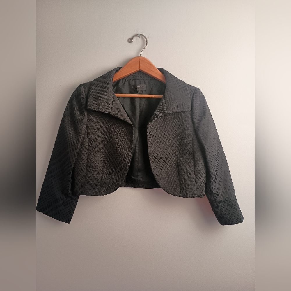 Tahari Arthur S. Levine- Black Cropped Jacket- Size 6